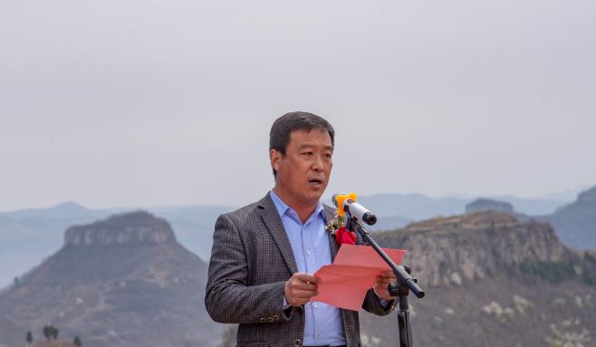 岱崮地貌第十五届桃花节登崮上草原观桃花美景