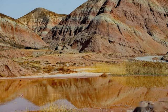 距城市最近的兰州水居丹霞