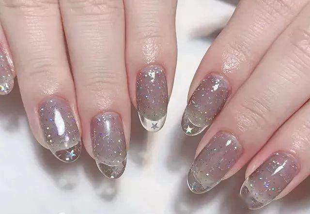 透明的法式美甲一见倾心