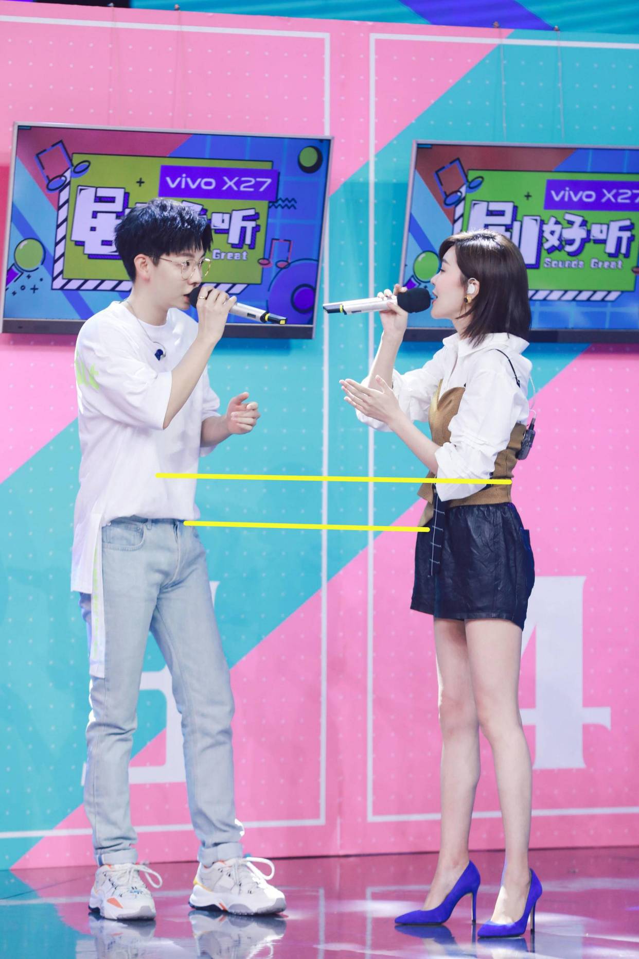 只是两个人同台时,站在身高182的胡夏身边也是毫无劣势!