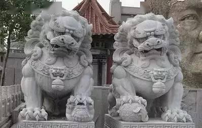 为什么古人要在住宅前放两尊石狮子有什么讲究