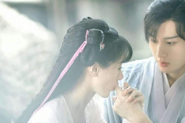 还记得变形计骂李宏毅人渣的女孩吗今留长发美到不敢认