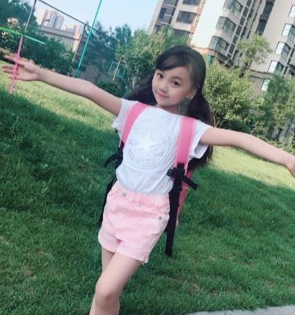 小山竹婴儿肥圆脸变成了小尖脸这下子真的蜕变成小美人了