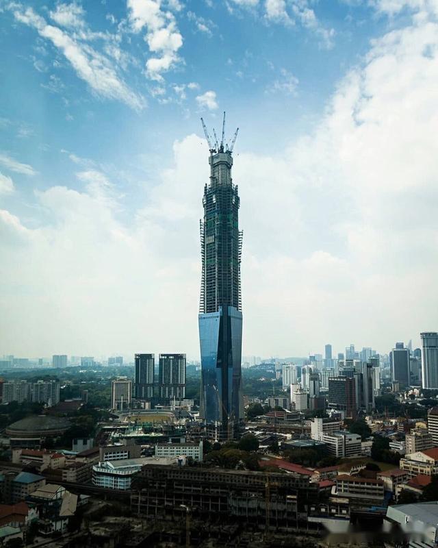 是一座建造中,目的要成为世界第二高楼的建筑,虽然建成总高度势必要