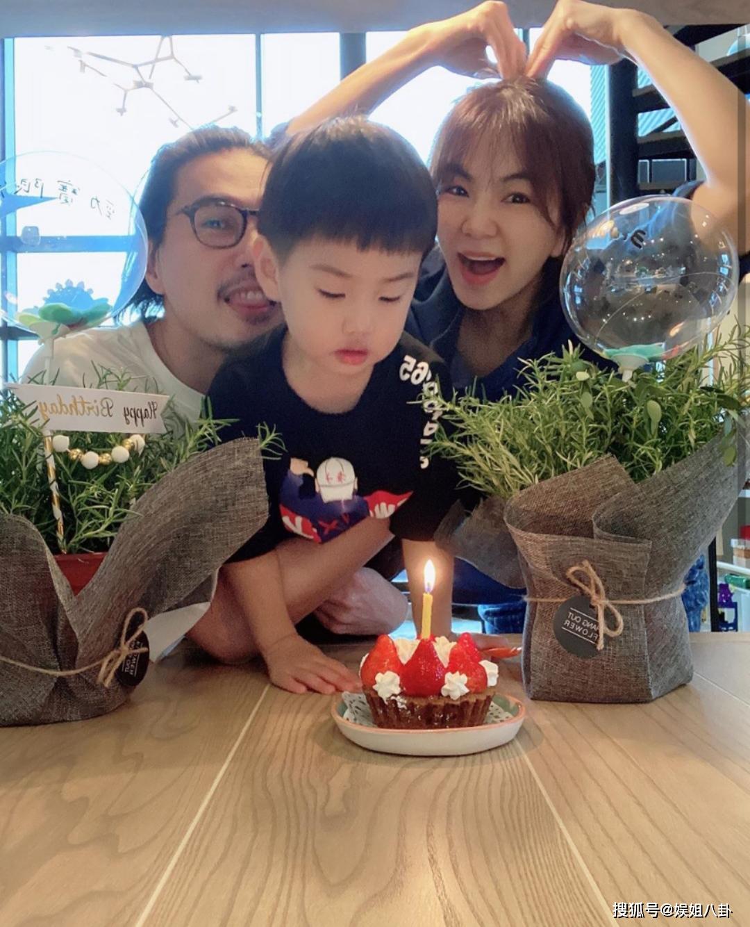 生日,在这天ella那可是和老公赖斯翔为儿子庆祝了一个特别有意义的