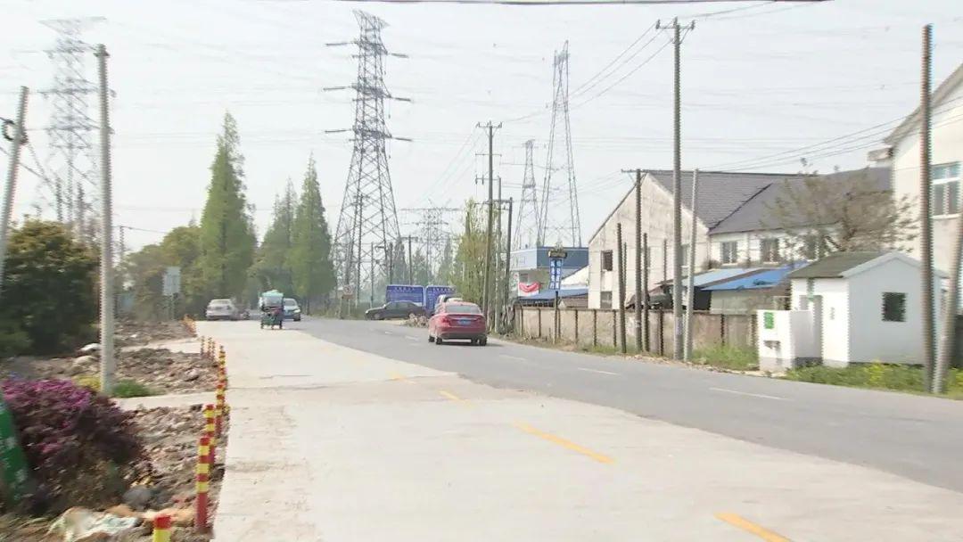 一段时间以来,沙蠡线经常昆工业园一线道路存在道路狭窄,高峰时段通行