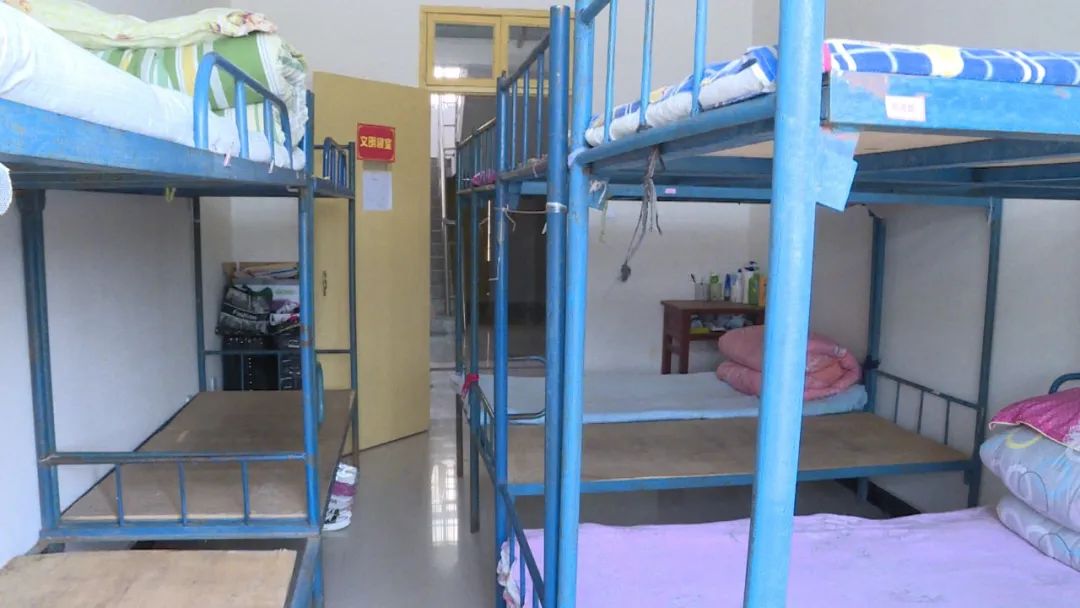 光山开学第一课 防控教学两手抓