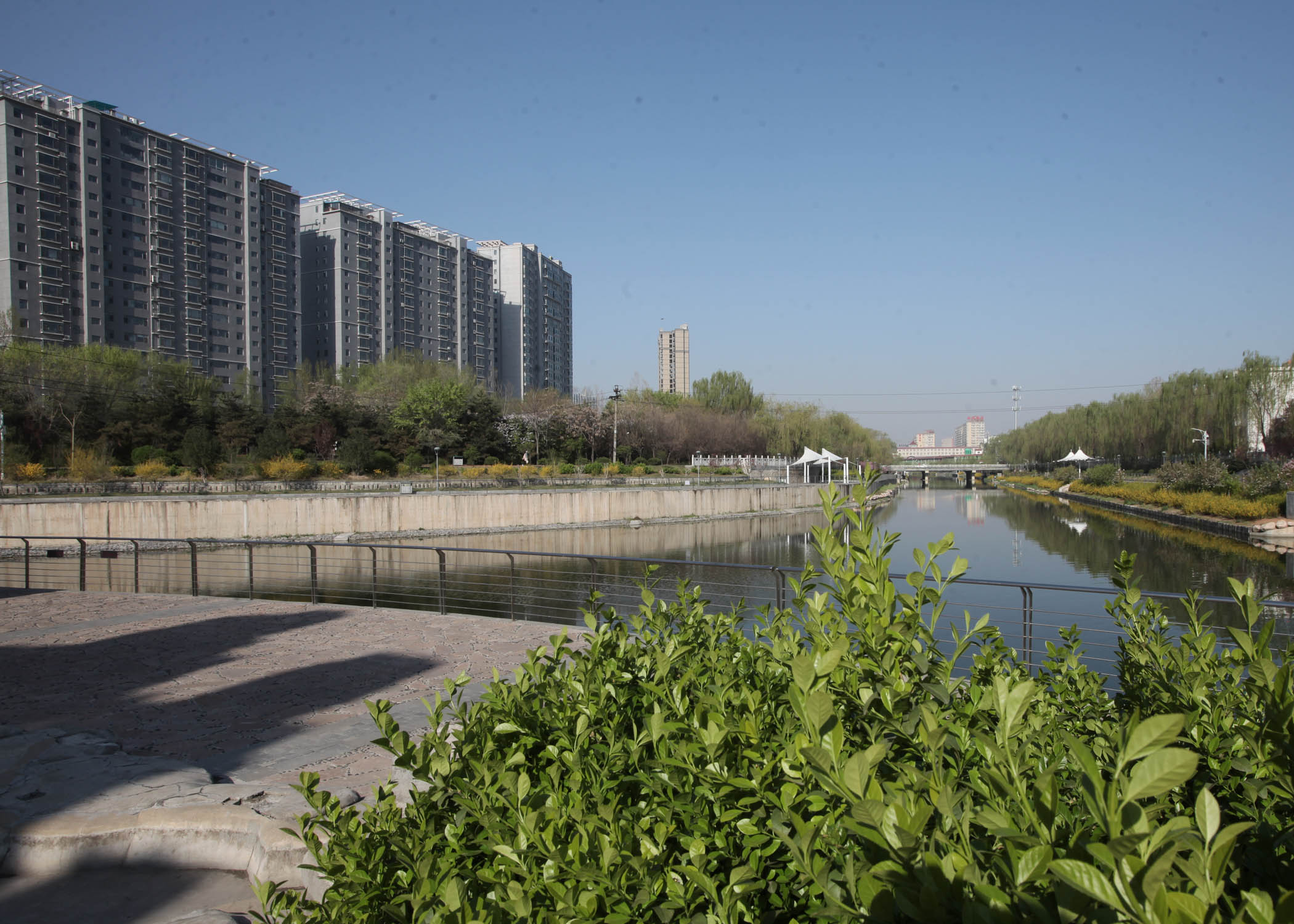 筆者騎自行車從太行公園開始騎行,途經長子門公園,淮海公園,濱河公園