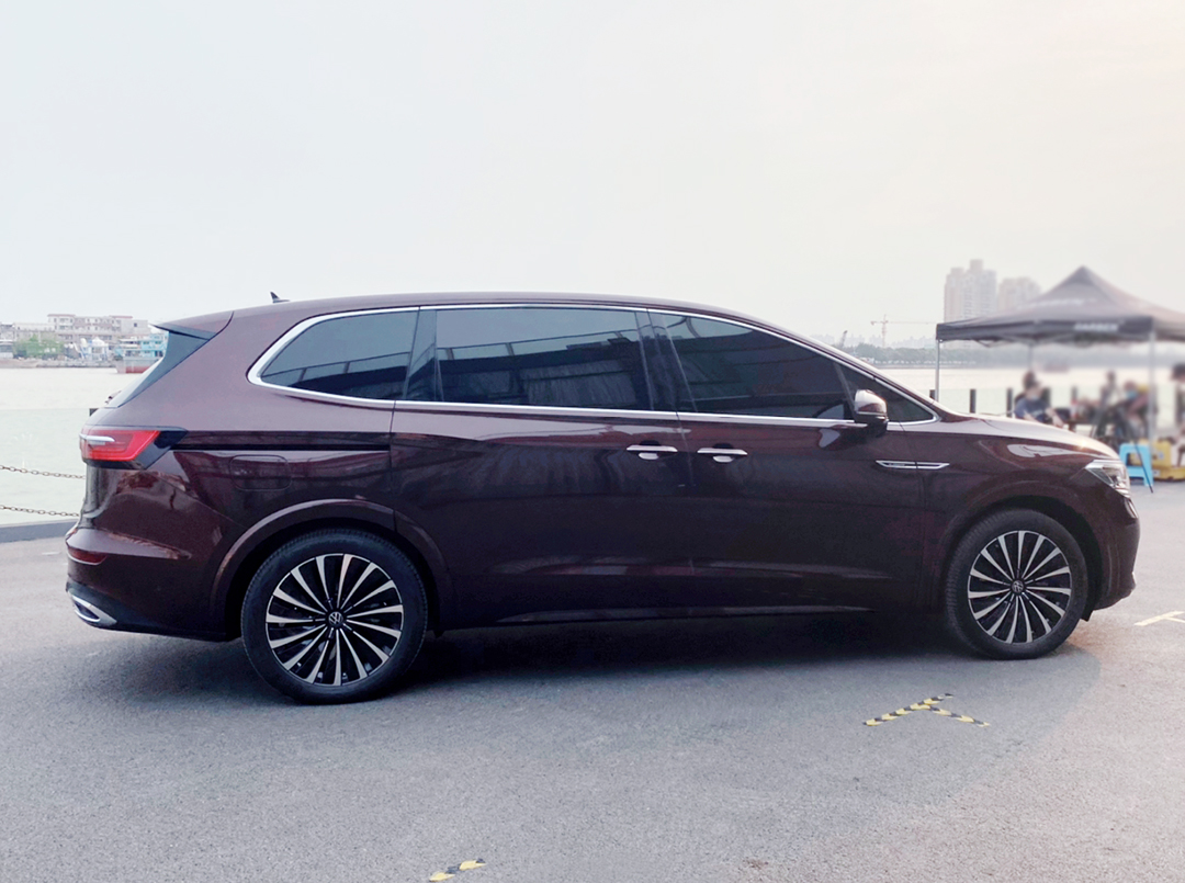 上汽大众全新mpv巍昂实车曝光别看说奥德赛gl8也要失眠了