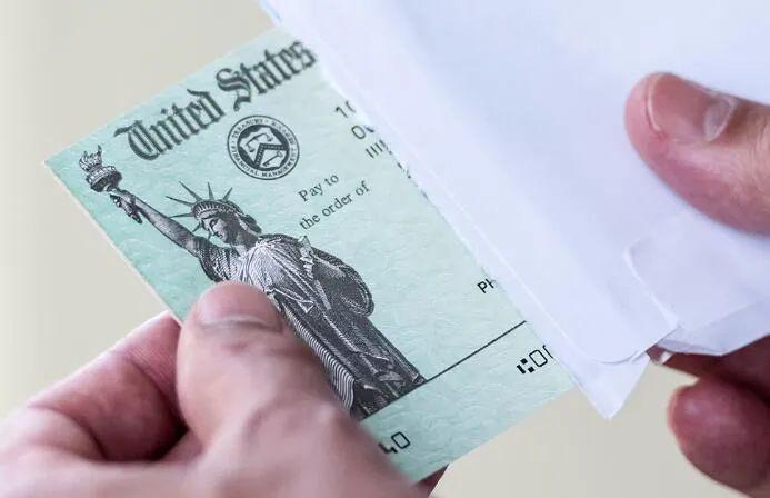 上千万名低收入人群,恐怕领不到疫情纾困现金支票