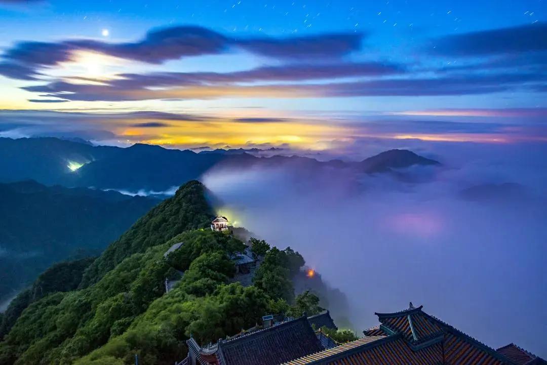 春山新雨后云海又要出现了