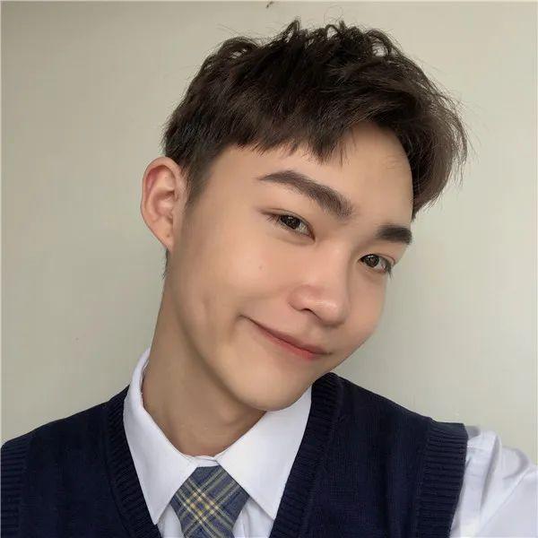 在西航本期校草赵健宇细节控超贴心微笑满分治愈的阳光大男孩