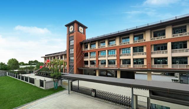 学校学校在金碧天下系列楼盘中,更创造"1 6"配套模式,囊括酒店及六大