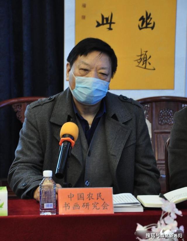 山化镇党委委员吕明明依托播放的山化镇文化旅游资源宣传片对全镇文化