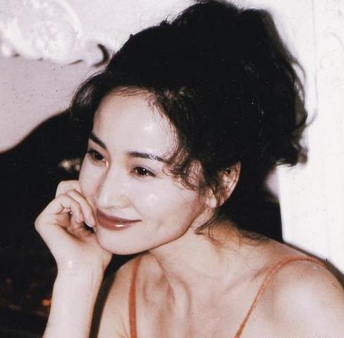 3个男演员为她吵架马景涛为她轻生美艳的于莉为何无人敢娶