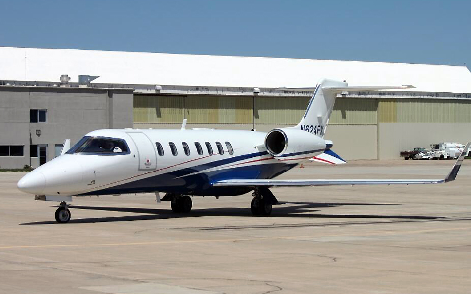 这款装有2台发动机的轻型公务机动力十分充沛能坐8个人