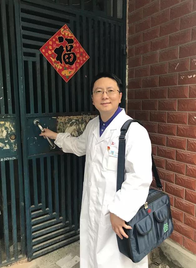 在杜兆辉看来,家庭医生发展将从"重量"转向"重质","专注于自己的岗位