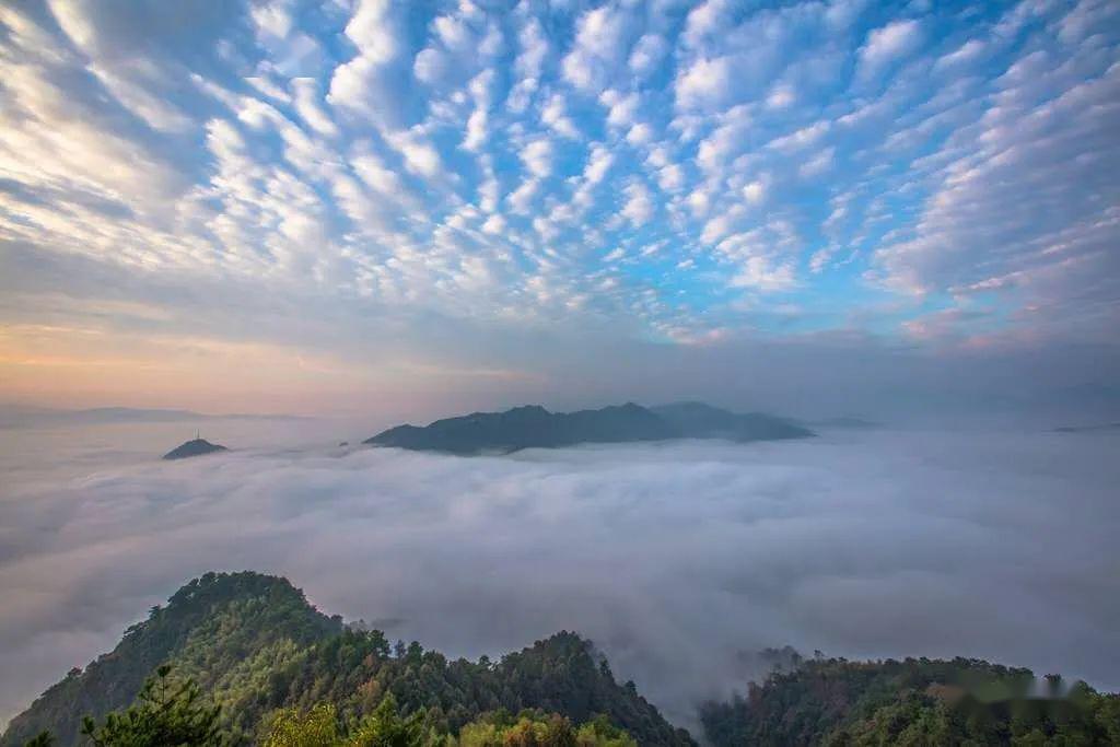 好消息!洪江嵩云山云海日出将持续至下周四