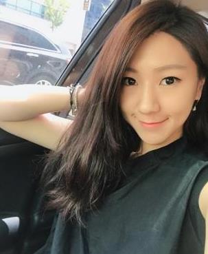 原创李必模为妻子徐秀妍庆生甜死人8个月儿子长相喜感女方财貌双全