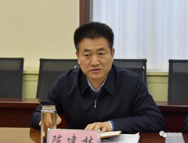 县委书记 油晓峰4月10日,我县在政府二楼会议室召开脱贫攻坚2020年第