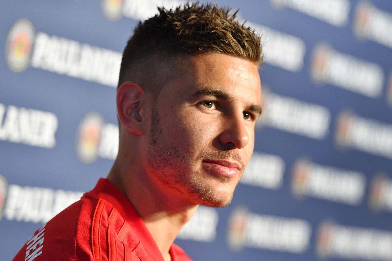 卢卡斯疫情期间拜仁的工作很有序减薪是很容易达成的共识