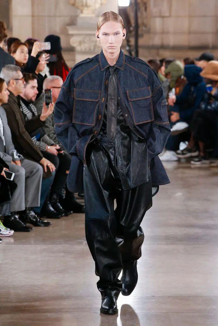 英国异装癖之父爱到不行的乳胶亦正亦邪的胶类恋物主义情结骚动的时装