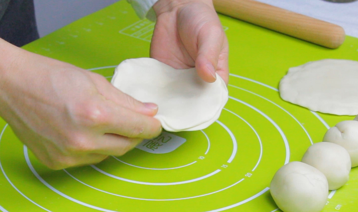 原创好吃不腻早餐不用烤箱不油炸香软酥口比面包蛋糕的做法简单