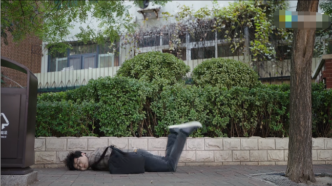 我是余欢水平地摔火了郭京飞演技超赞甘虹出轨原因很简单