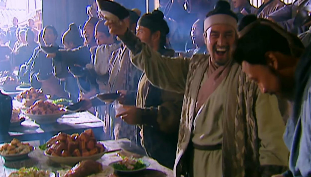 真正的梁山好汉爱喝酒,是因为美酒能激发出他们的干云豪情;梁山好汉爱