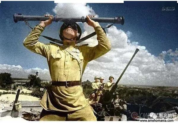 伟大和光荣属于苏维埃:二战苏军战士彩色照片图集