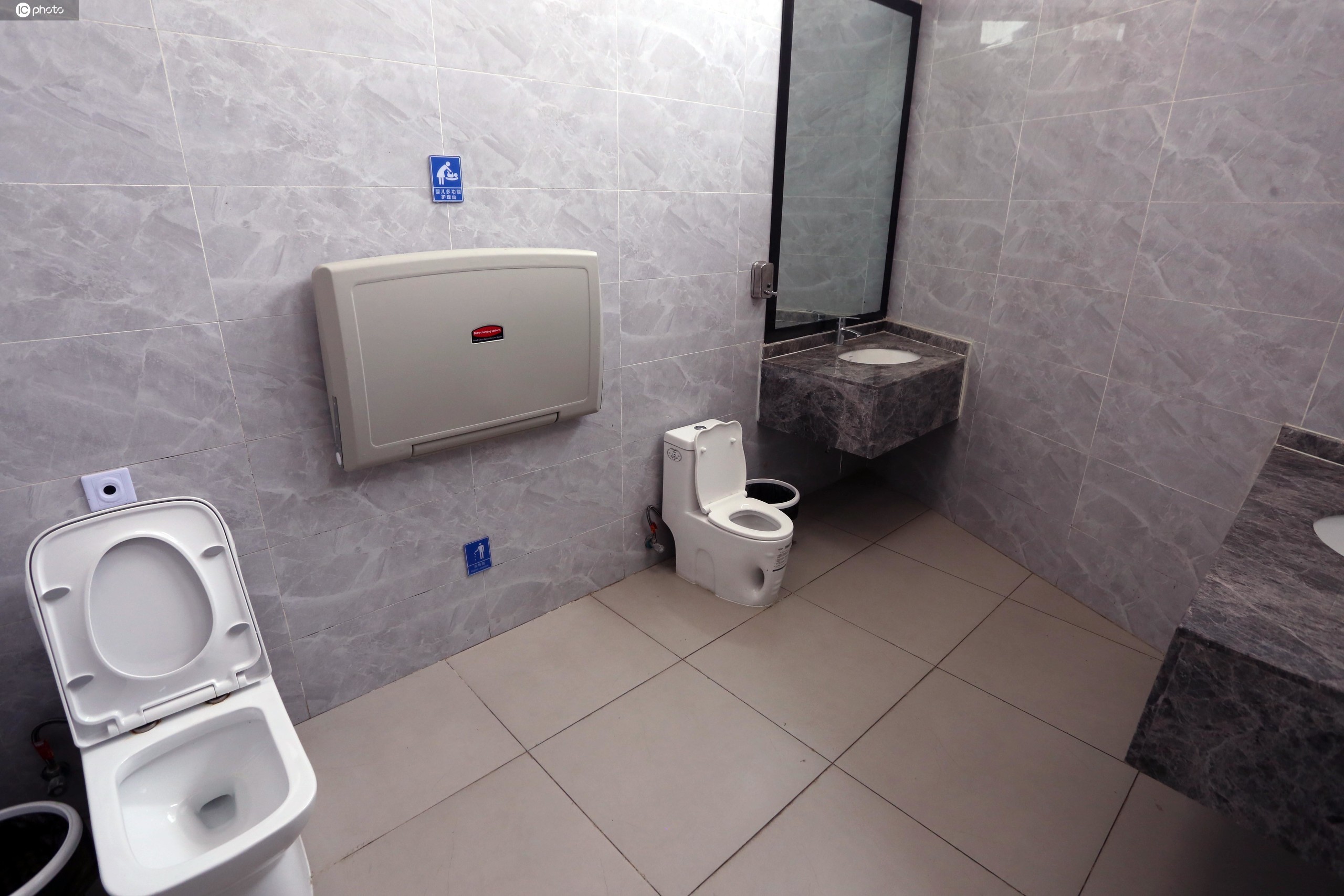 高科技公厕亮相南京站广场:3d打印而成可实时监控空气指标