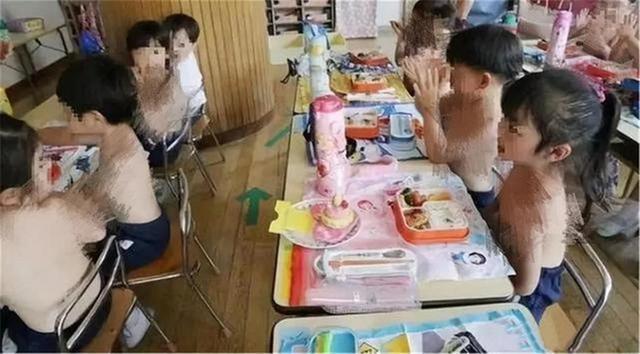 原创日本裸体教育引热议男女生光膀子一起上课网友无法理解