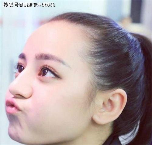 赵丽颖的嘟嘴卖萌,杨颖的嘟嘴卖萌,都没她萌到无人能及!