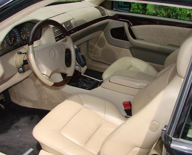 当然除去令人记忆犹新的外观设计,"虎头奔"的内饰设计也很有看点,用料