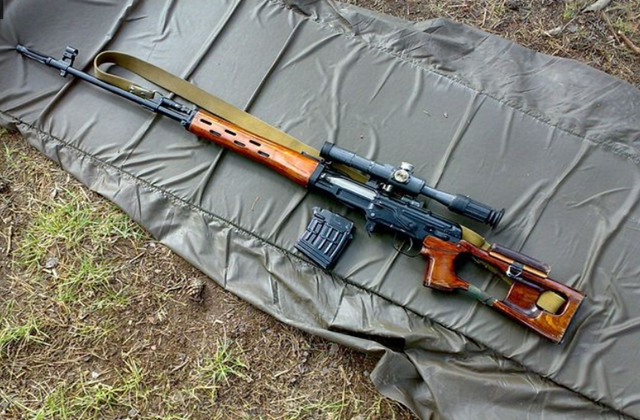 svd狙击步枪:苏联与1967年推出的制式枪械,它的出现替代了莫辛纳甘