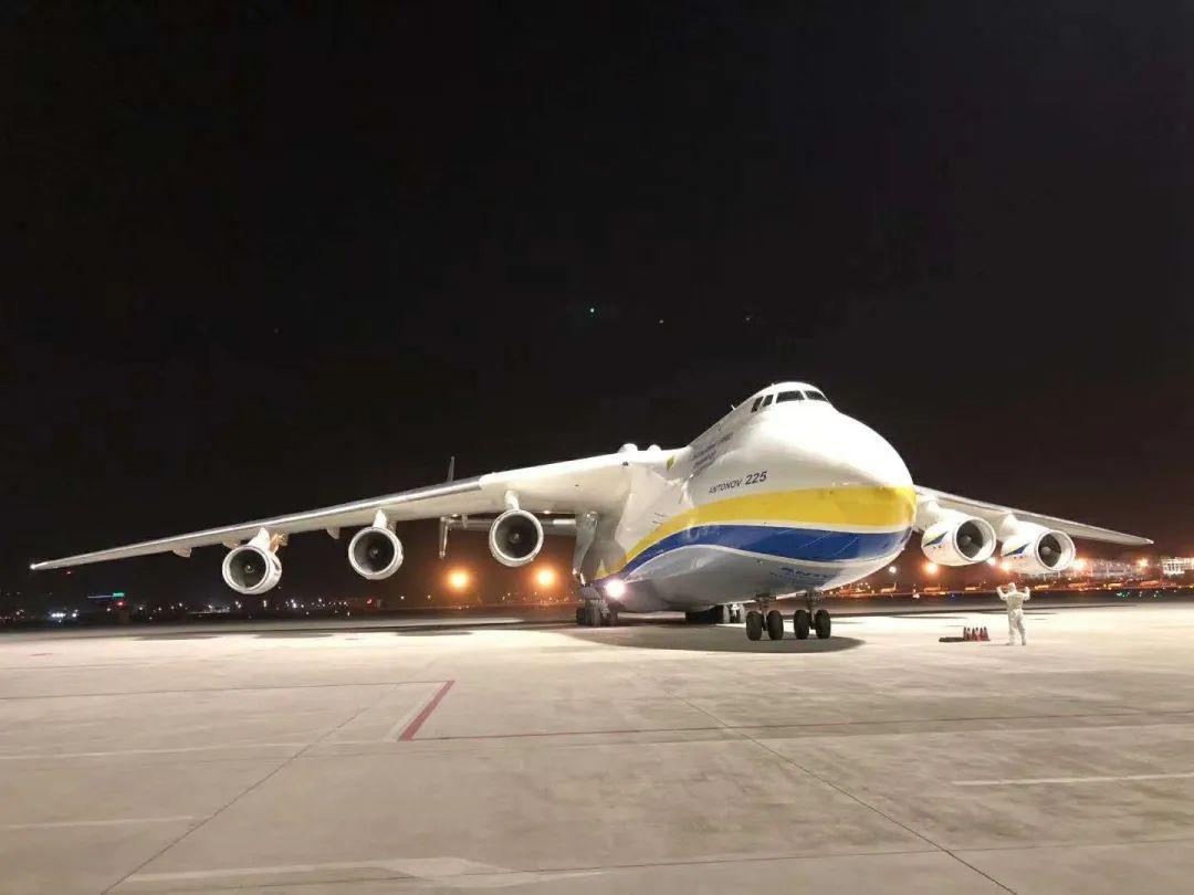 视频世界最大飞机an225降落天津机场将为波兰运送防疫物资