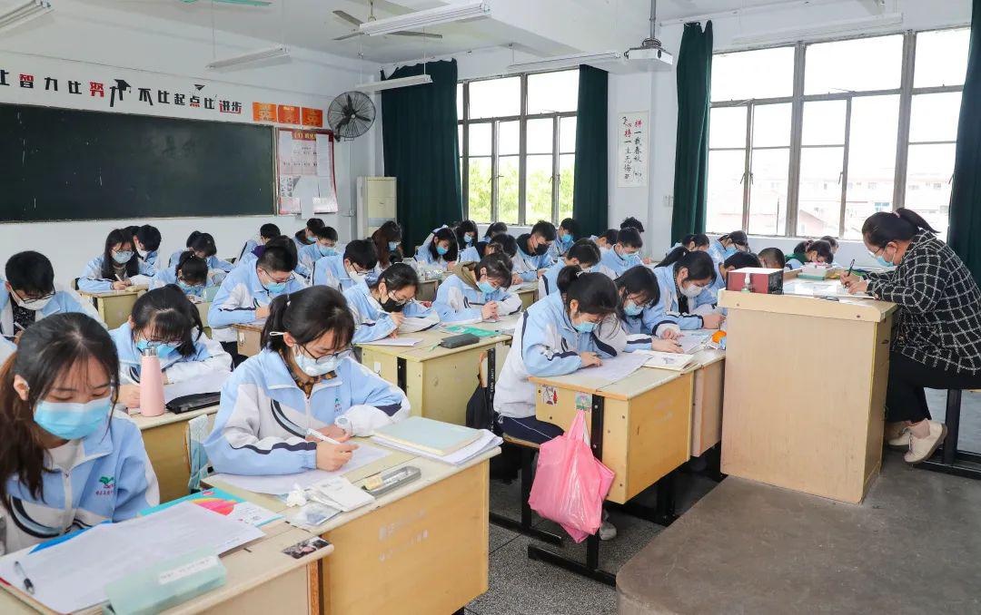 最美的青春留给最美的校园横店高中高三学子开学啦