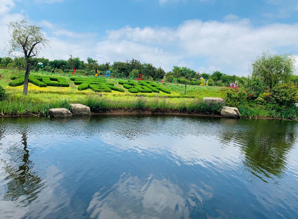 鲁商知春湖湖山之上别样生活