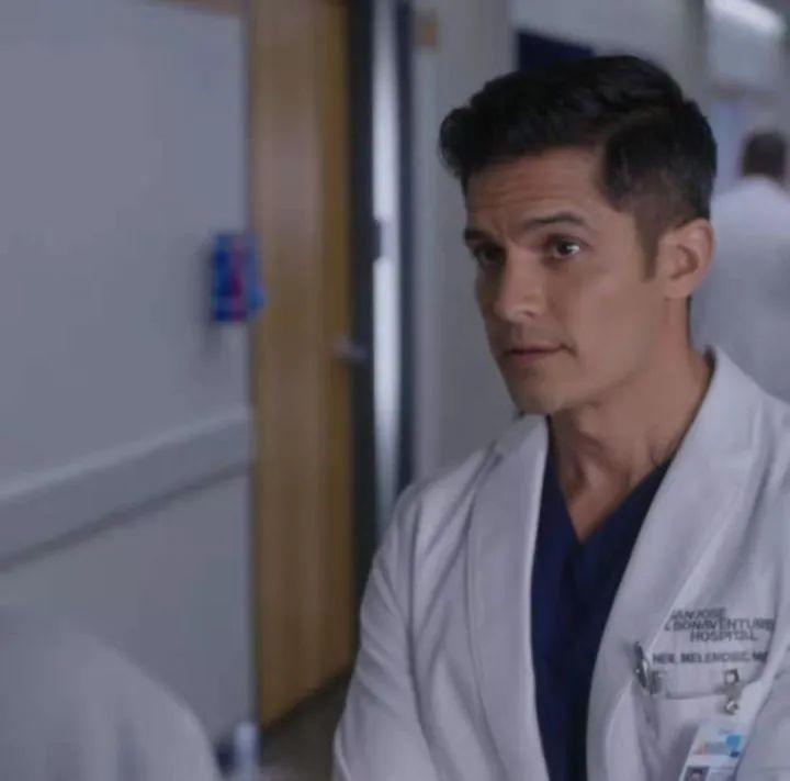 图片来自于剧情截图刀子嘴豆腐心的梅伦德斯医生因为太保护肖恩