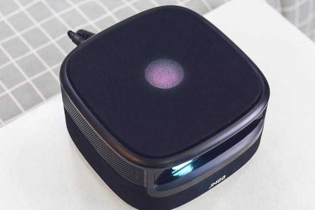 图集电视机办不到的事坚果智能投影v10来解决