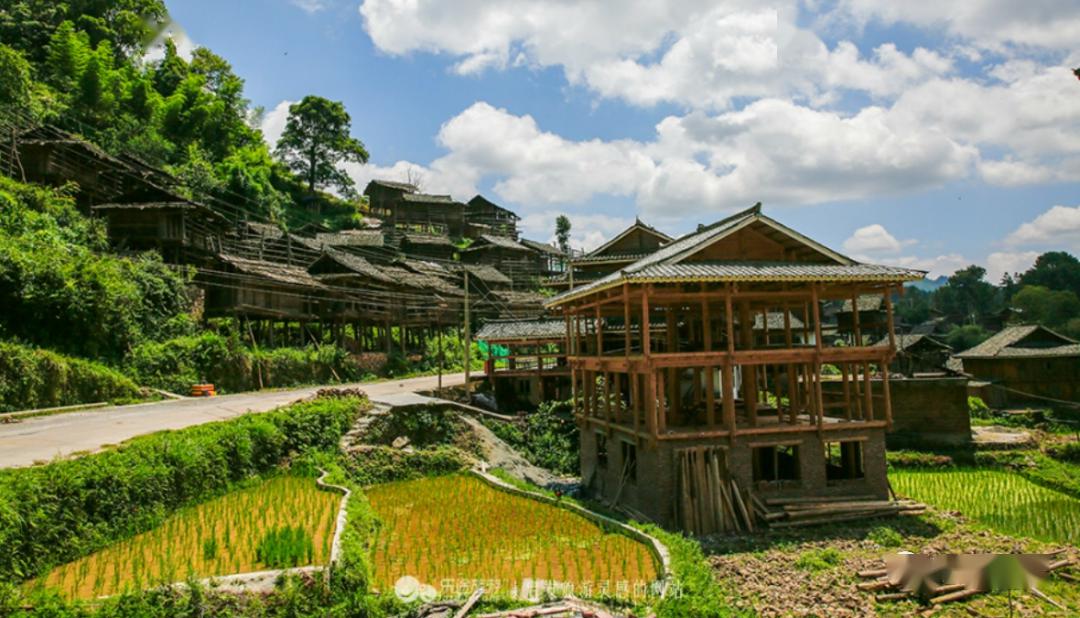 传统村落天外飞石停歇地岜扒村