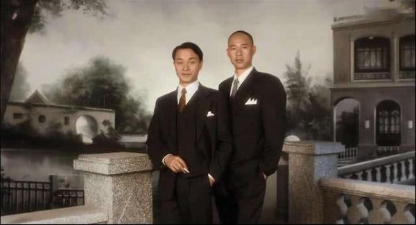 张丰毅是众所周知的老戏骨,和陈道明一样从艺多年,拍摄的作品更是数不