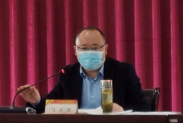 马正波发言马正波表示,面对新冠肺炎疫情带来的经济社会发展压力,全县