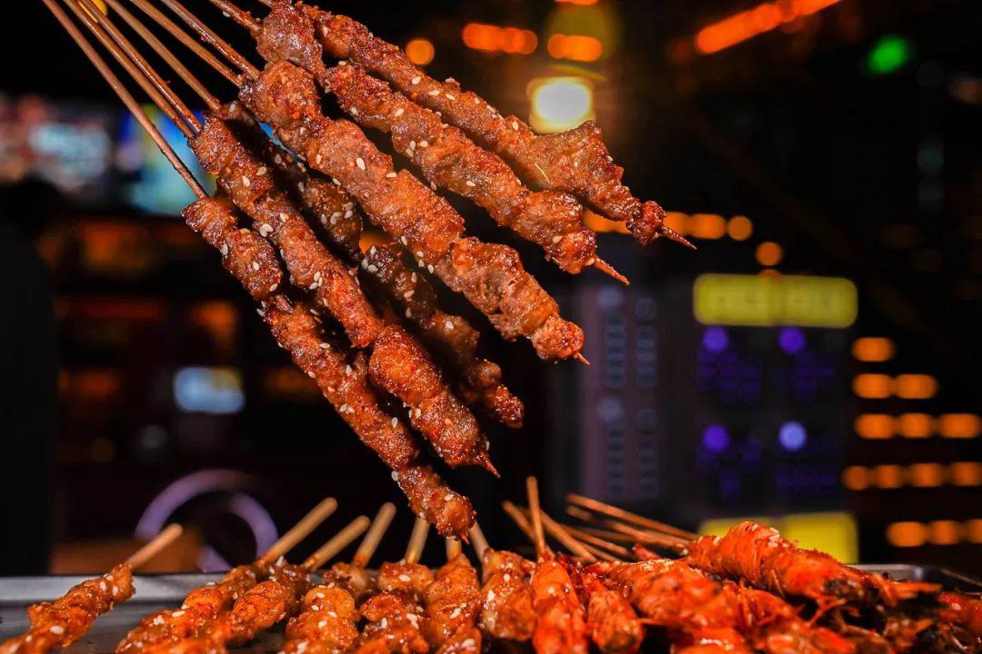 红柳枝烤肥牛跨越4000公里来到贵港免费请你吃