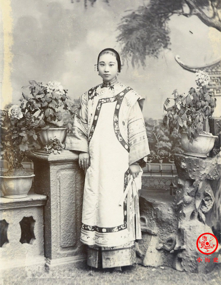 清朝末期女子服饰图片