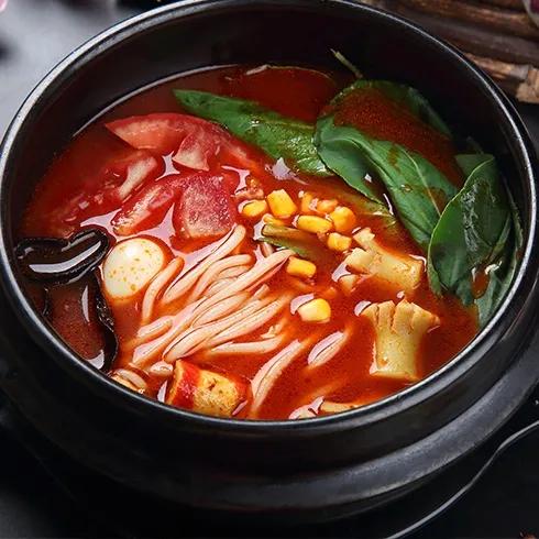 番茄鱼米线图片高清图片