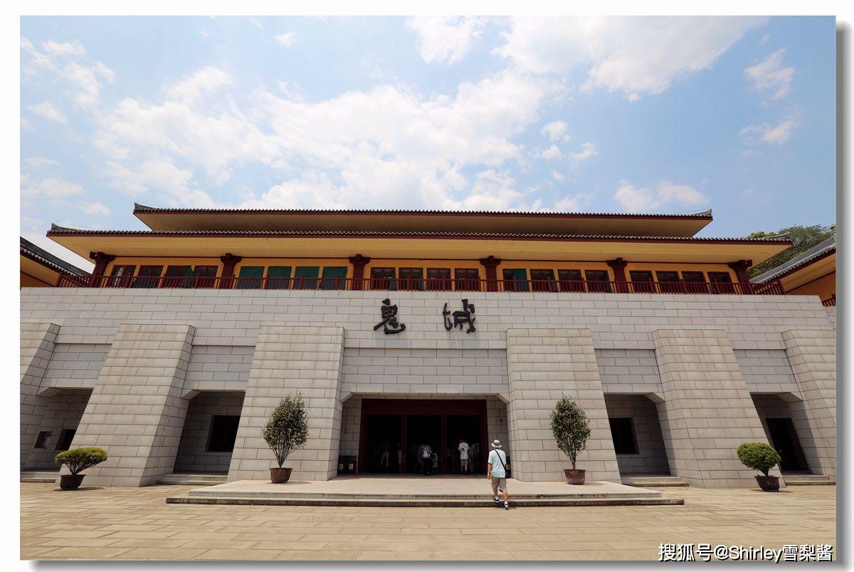 中国活着的鬼城游客慕名而来见阴曹地府却只能一笑而过