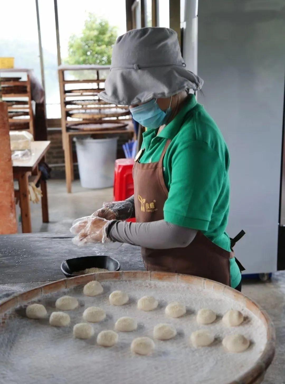 恩平烧饼制作图片