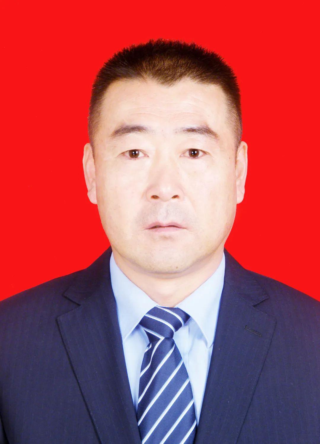 徐青山,1970年10月出生,大学学历.