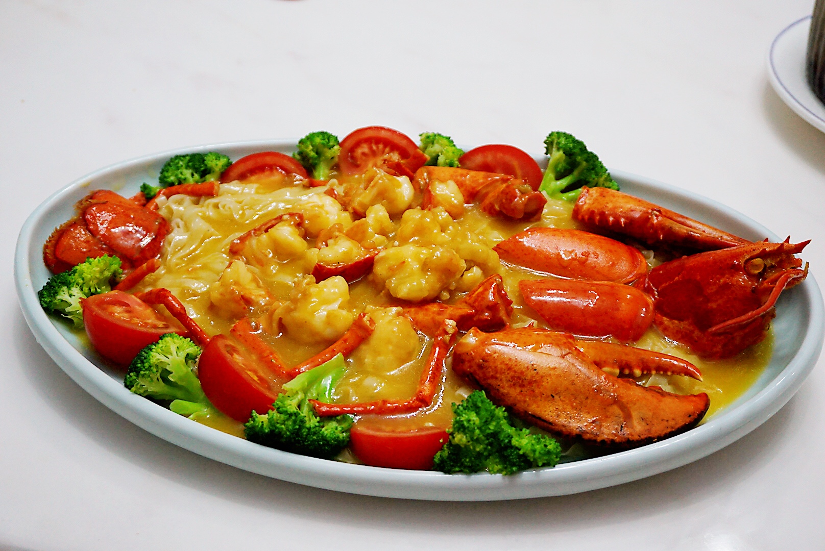 龙虾伊面:红彤彤的一大份,绝对的硬菜,吸收了满满龙虾汁的伊面又香又